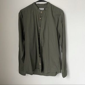 Men’s Collarless Mandarin Shirt (Size M)